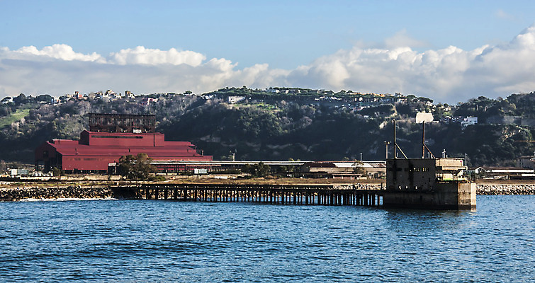 포토 JPG 해외이미지 산업 모래 건축양식 공장 직장 풍경 사람없음 건물 환경 탑 기계 이탈리아 제조 땅 시멘트 지역 동쪽 나폴리 땅바닥 사일로 석회암 해외202004 해외포토 건축물 건축 유럽 회사 공업 바닥 암석 방향 파일형식 이미지허브