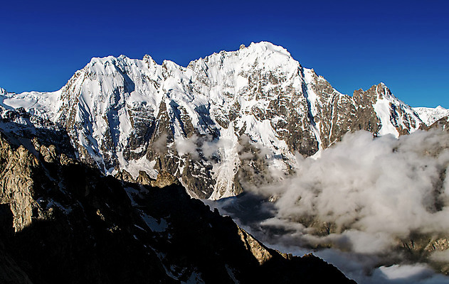 포토 JPG 해외이미지 구름 벽 자연 하늘 산 그림자 풍경 경사 사람없음 야외 여름 빛 햇빛 맑음 얼음 추위 정상 돌산 고도 언덕 휴양지 산등성이 빙하 서리 러시아 흐림 절정 눈내림 해외202004 해외포토 자연요소 계절 유럽 날씨 눈_날씨 태양 장소 생태계 파일형식 이미지허브