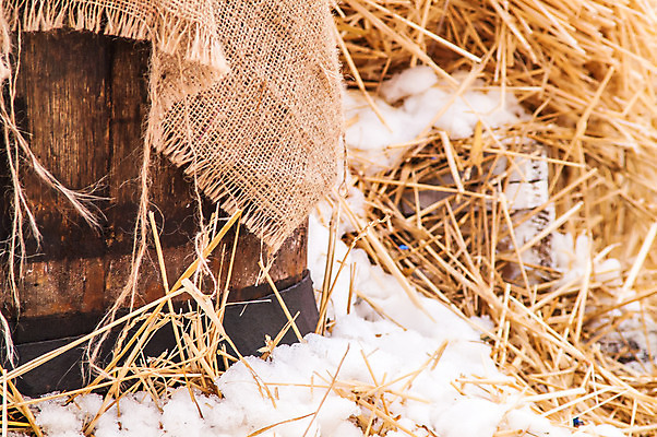 포토 JPG 해외이미지 전통 계절 잎 겨울 농업 하늘 건조 통 서기 풍경 사람없음 야외 목재 세로 농장 갈색 노란색 쌓기 추위 수확 시골 반지 거친 건초더미 볏짚 상품 밀 삼베 원예 질감 캔버스 자루 수납 밀짚 내추럴 반항 무료 옛날 철강 해외202004 해외포토 나무 식물 산업 컬러 재료 장신구 모션 곡류 취미 건초 짚 파일형식 천_직물 더미 이미지허브