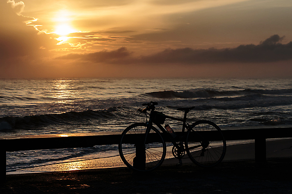 포토 JPG 해외이미지 실루엣 산업 여행 백그라운드 컨셉 오렌지 자연 하늘 추상 풍경 사람없음 야외 빨간색 빛 햇빛 태양 노란색 일출 자전거 어둠 힘 침묵 일몰 새벽 자유 뜨거움 변화 황금 야간 신비 질감 장면 광 웅장함 철강 수평선 해외202004 해외포토 자연요소 컬러 무늬 과일 촬영기법 노을 바이크 소리 생태계 파일형식 이미지허브