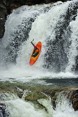 포토 JPG 해외이미지 남자 스포츠 파도 여행 포즈 오렌지 자연 휴가 사람없음 야외 빨간색 물 강 노란색 검은색 폭포 젖음 추위 도전 흰색 보트 개울 급류 위험 카약 운동가 해외202004 해외포토 자연요소 바다 컬러 컨셉 배_교통 과일 사람 수상스포츠 생태계 파일형식 이미지허브