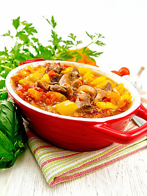 포토 JPG 해외이미지 전통 음식 백그라운드 잎 토마토 채소 탁자 양파 실내 파슬리 건강 마늘 육류 돼지고기 요리 사람없음 목재 빨간색 세로 수건 노란색 식사 저녁식사 치킨 소고기 신선 뜨거움 달콤 굽기 향신료 유기농 매움 냅킨 후추 바질 칠면조 백리향 불가리아 핸드메이드 해외202004 해외포토 나무 식물 웰빙 컬러 가구 식재료 재료 조류 내부 위생용품 맛 구이 닭고기요리 향미료 파일형식 남유럽 이미지허브