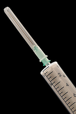 포토 JPG 해외이미지 건강 병원 주사기 사람없음 약 간호사 실험실 질병 묘사 오브젝트 날카로움 주사약 찌르기 고립 마약 해외202004 해외포토 의학 의료기기 모션 실험 의료진 파일형식 이미지허브