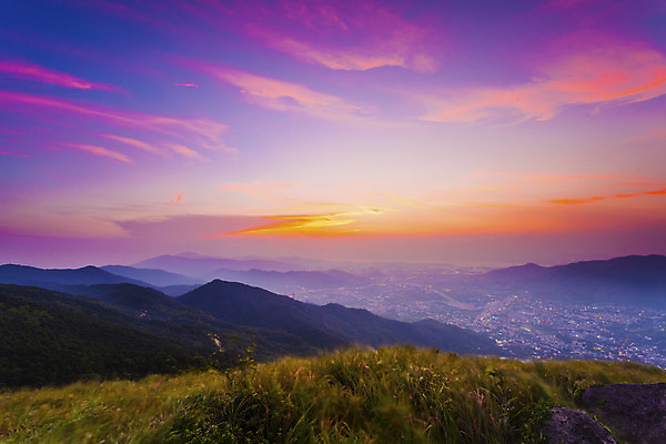 포토 JPG 해외이미지 구름 공원 실루엣 아시아 지구 여행 백그라운드 오렌지 자연 하늘 아침 산 풍경 사람없음 빨간색 여름 파란색 빛 태양 노란색 평화 일출 환경 계곡 황혼 일몰 새벽 흰색 뜨거움 저녁 숲 땅 언덕 장면 천국 홍콩 웅장함 전국 절정 수평선 해외202004 해외포토 주간 자연요소 계절 공공시설 나라 컬러 컨셉 과일 촬영기법 노을 중국 야간 생태계 파일형식 이미지허브