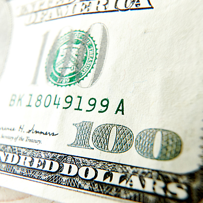 포토 JPG 해외이미지 1 종이 얼굴 백그라운드 지폐 돈 비즈니스 성공 사람없음 초록색 금융 쌓기 달러 쪽지 미국 저축 흰색 재산 심볼 묘사 오브젝트 사인 질감 투자 상업 계산서 세금 위기 많음 해외202004 해외포토 컬러 컨셉 북아메리카 모션 신체부위 경제 파일형식 이미지허브