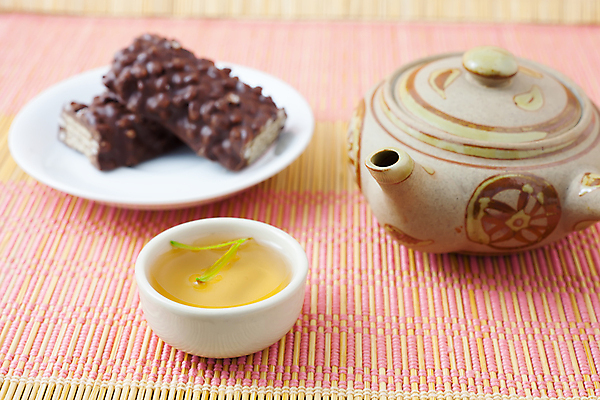 포토 JPG 해외이미지 식물 음료 사람없음 목재 숟가락 도자기 차 찻잔 찻주전자 녹차 해외202004 해외포토 나무 재료 주전자 잔 수저 차_음료 파일형식 이미지허브