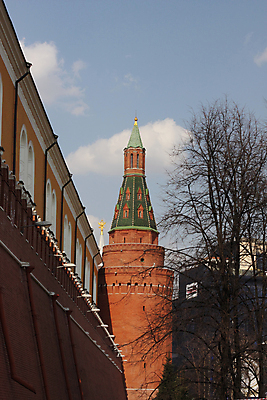 포토 JPG 해외이미지 나무 벽 건축양식 하늘 벽돌 주택 사람없음 건물 빨간색 탑 성 역사 A 해외202004 해외포토 식물 건축물 알파벳 건축 컬러 파일형식 이미지허브