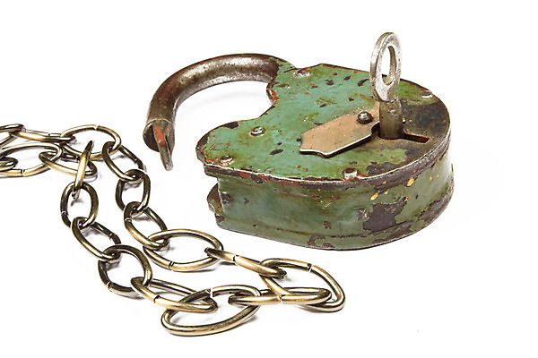 포토 JPG 해외이미지 디자인 백그라운드 컨셉 비즈니스 벽지 열쇠 날씨 자물쇠 안전 사람없음 금융 금속 수확 골동품 흰색 오픈 거친 분위기 보호 불안 심볼 오브젝트 부식 질감 복고 잠금 보안 고립 그런지 깨짐 방치 사생활 옛날 해외202004 해외포토 감정 컬러 농업 재질 경제 파일형식 이미지허브