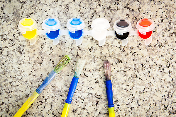 포토 JPG 해외이미지 교육 오렌지 교실 학교 표면 기술 종류 창조 미술 사람없음 파란색 노란색 검은색 페인트 유치원 장비 흰색 붓 업무 오픈 팔레트 변화 냄비 플라스틱 강의 스케치 그림 예술가 최초 중고 해외202004 해외포토 컬러 컨셉 과일 재질 문화예술 작업 솥 파일형식 이미지허브