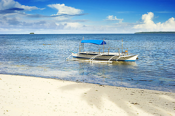 포토 JPG 해외이미지 구름 1 전통 아시아 문화 바다 섬 여행 교통시설 자연 하늘 낚시 휴가 항해 손바닥 동양인 사람없음 야외 건물 목재 물 여름 파란색 햇빛 항구 흰색 시골 보트 함선 이국적 혼자 해외202004 해외포토 자연요소 나무 건축물 손 계절 나라 컬러 교통 배_교통 재료 레저 인종 태양 시설 생태계 파일형식 이미지허브