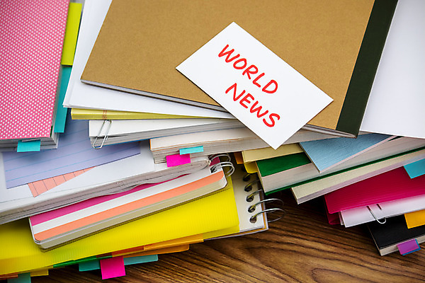 포토 JPG 해외이미지 영어 교육 종이 문장 비즈니스 텍스트 통신 학교 사람없음 책 단어 스터디 세계 글로벌 사무실 쌓기 정보 업무 신용카드 메시지 뉴스 인쇄 책상 오브젝트 보고서 준비 파일 바쁨 폴더 흙더미 경영 고립 보관소 이슈 프로젝트 해외202004 해외포토 문자 가구 모션 금융 학습 흙 작업 저장 파일형식 더미 이미지허브