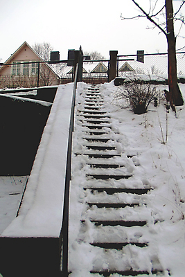 포토 JPG 해외이미지 나무 식물 겨울 핀란드 사람없음 건물 울타리 얼음 대문 단계 철책 헬싱키 해외202004 해외포토 자연요소 건축물 계절 북유럽 담장 문 파일형식 이미지허브
