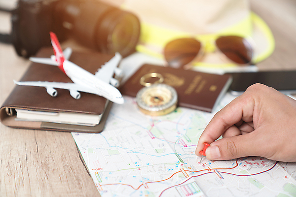 포토 JPG 해외이미지 라이프스타일 여행 백그라운드 컨셉 지도 장신구 휴가 사람없음 여름 선글라스 유행 카메라 여행가방 수확 정상 오브젝트 복고 짐싸기 힙스터 해외202004 해외포토 계절 패션 안경 농업 가방 생활 전자제품 파일형식 이미지허브