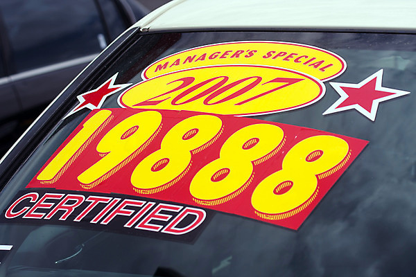 포토 JPG 해외이미지 비즈니스 교통시설 자동차 유리 사람없음 금융 판매 세일 거래 구매 사인 딜러 소매 제비 매각 자동 중고 특별함 해외202004 해외포토 육상교통 교통 컨셉 재질 조류 경제 쇼핑 시설 파일형식 이미지허브