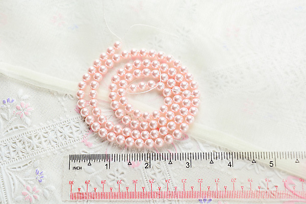 포토 JPG 해외이미지 줄 바다 백그라운드 목걸이 발렌타인데이 선물 사람없음 물 반사 유행 검은색 재킷 흰색 신선 원형 고급 우아함 보석 주기 심플 보물 남쪽 내추럴 고립 바로크 해외202004 해외포토 자연요소 도형 컬러 컨셉 장신구 모션 데이이벤트 외투 광석 방향 파일형식 이미지허브