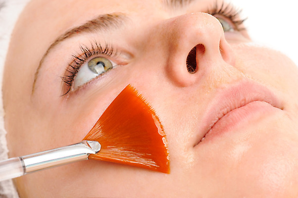 포토 JPG 해외이미지 얼굴 오렌지 휴식 건강 가면 한명 치료 빨간색 상점 스파 화장품 껍질 흰색 붓 미용사 청소 피부 크림 피부관리 테라피 돌봄 보습 해외202004 해외포토 직업 1 컬러 컨셉 과일 의학 모션 사람 신체부위 뷰티 파일형식 이미지허브