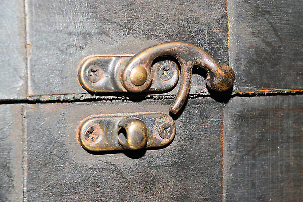 포토 JPG 해외이미지 1 디자인 조각 백그라운드 선물 미술 안전 사람없음 목재 장식 상자 갈색 유행 금속 수확 골동품 흰색 오픈 고리 황금 작음 컨테이너 가죽 비밀 오브젝트 질감 복고 잠금 기념품 수납 청동 보물 수공예 고립 궤 옛날 장식함 핸드메이드 해외202004 해외포토 나무 산업 컬러 컨셉 농업 재료 재질 문화예술 크기 공예 보안 파일형식 이미지허브