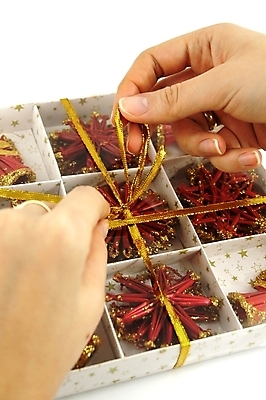 포토 JPG 해외이미지 크리스마스 휴가 관리 사람없음 빨간색 빛 상자 컬러풀 흰색 9 분위기 황금 묶기 오브젝트 활 심플 수납 고립 스타일 해외202004 해외포토 기념일 컬러 컨셉 모션 숫자 파일형식 이미지허브