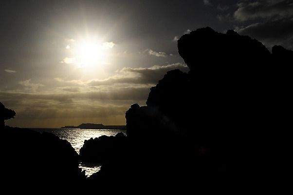 포토 JPG 해외이미지 공원 실루엣 섬 백그라운드 자연 표면 건조 풍경 사람없음 검은색 흐름 바위 잠 황무지 큼 폭발 화산 하와이 용암 전국 지질학 해외202004 해외포토 공공시설 교육 컬러 컨셉 산 촬영기법 미국 돌_바위 크기 생태계 파일형식 이미지허브