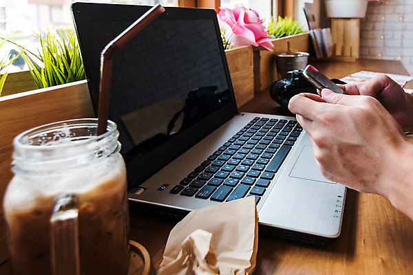 포토 JPG 해외이미지 직업 라이프스타일 종이 커피 음료 인터넷 비즈니스 탁자 아침 설계 직장 설명 사람 사람없음 그래픽 컵 금융 노트북 컴퓨터 사무실 알약 갈색 상점 디지털 공책 공백 카페 정보 수확 잡기 업무 아침식사 계획 책상 분석 문서 상업 바쁨 에스프레소 온라인 라떼 세미나 소셜 해외202004 해외포토 주간 식기 컬러 가구 컨셉 농업 회사 모션 문구용품 생활 경제 전자제품 약 식사 작업 파일형식 이미지허브