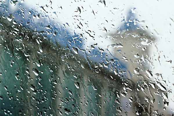 포토 JPG 해외이미지 응시 창문 유리 거리 사람없음 물방울 도시 이혼 해외202004 해외포토 시선 재질 파일형식 이미지허브