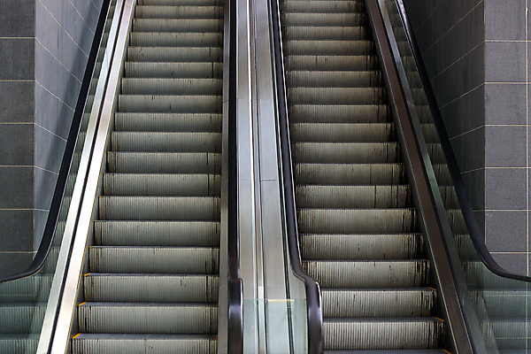 포토 JPG 해외이미지 손 외관 벽 건축양식 모션 유리 사람없음 야외 건물 금속 회색 도시 호주 연결 묘사 레이아웃 대리석 에스컬레이터 북쪽 단계 남쪽 평행 컨베어밸트 화강암 해외202004 해외포토 건축물 건축 컬러 재료 재질 신체부위 기계 암석 오세아니아 방향 파일형식 이미지허브