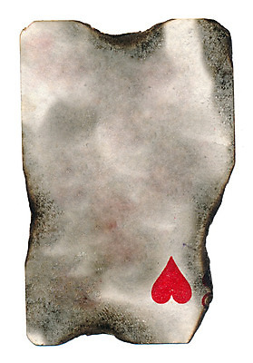 포토 JPG 해외이미지 1 종이 컨셉 표면 아이디어 사람없음 빨간색 손상 게임 흰색 마음 구멍 신용카드 행운 도박 위험 왕 심볼 오브젝트 카지노 사인 그림 포커 고립 그런지 화상 해외202004 해외포토 컬러 놀이 금융 트럼프 상처 파일형식 이미지허브