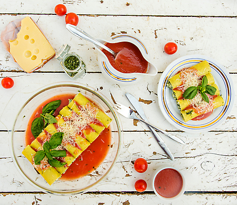 포토 JPG 해외이미지 음식 염소 치즈 파스타 사람없음 저녁식사 이탈리아 신선 이탈리아음식 굽기 향신료 시금치 토마토소스 건강식 점심식사 폭식 채식주의자 해외202004 해외포토 유럽 채소 포유류 유제품 서양음식 식사 소스_음식 구이 채식 향미료 파일형식 이미지허브