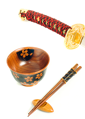 포토 JPG 해외이미지 전통 접시 꽃 아시아 문화 무기 젓가락 손잡이 요리 동양인 사람없음 목재 장식 빨간색 일본 힘 흰색 쌍 원형 막대기 칼날 사발 황금 칼 가장자리 오브젝트 싸움 전쟁 날카로움 면도기 동쪽 고립 사무라이 철강 해외202004 해외포토 도형 나무 식물 식기 나라 컬러 재료 모션 수저 인종 위생용품 사기그릇 둘레 방향 파일형식 이미지허브