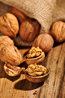 포토 JPG 해외이미지 가방 사람없음 목재 견과류 사발 삼베 보케 호두 해외202004 해외포토 나무 잡화 재료 사기그릇 파일형식 천_직물 이미지허브