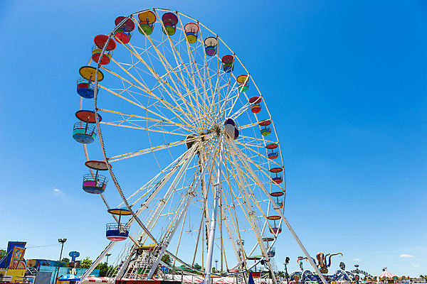 포토 JPG 해외이미지 나무 공원 백그라운드 패턴 사다리 가족 모션 하늘 휴가 사람없음 야외 초록색 파란색 컬러풀 노란색 금속 기쁨 소용돌이 흰색 바퀴 원형 승차 플라스틱 파란배경 쇼 공평 리듬 해외202004 해외포토 도형 식물 공공시설 감정 컬러 무늬 관계 재질 회오리 도구 파일형식 이미지허브