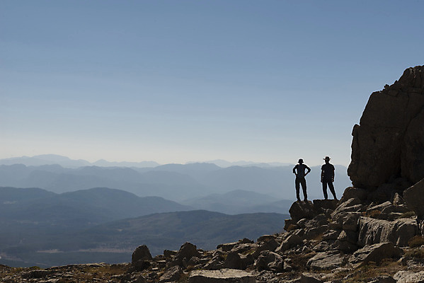 포토 JPG 해외이미지 실루엣 배낭 성공 함께함 사람없음 친구 등산 용기 자신감 고립 이진법 힘찬 산맥 해외202004 해외포토 그릇 감정 컨셉 가방 관계 산 촬영기법 트래킹 수학 파일형식 이미지허브