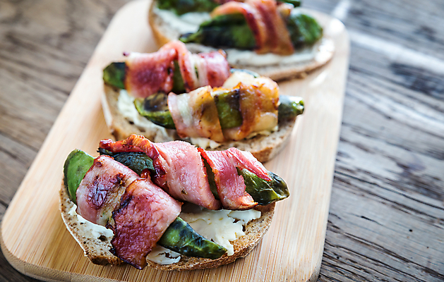 포토 JPG 해외이미지 음식 빵 조각 다이어트 재료 포장 치즈 샌드위치 3 사람없음 목재 초록색 빛 햇빛 덮개 시골 그룹 닫기 정상 만취 크림 토스트 토핑 베이컨 아보카도 점심식사 브루스케타 오메가 해외202004 해외포토 나무 컬러 과일 모션 유제품 건강 돼지고기 태양 식사 뚜껑 술취함 파일형식 이미지허브