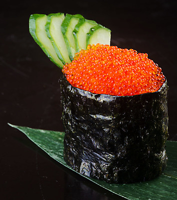 포토 JPG 해외이미지 전통 접시 아시아 음식 백그라운드 밥 오이 새우 어류 요리 동양인 사람없음 일본 검은색 식사 저녁식사 초밥 회 신선 해조류 맛 고추냉이 참치 장어 해산물 날것 롤 연어 생강 점심식사 해외202004 해외포토 식기 나라 컬러 컨셉 채소 갑각류 인종 수중동물 양념 해양식물 일본음식 파일형식 이미지허브