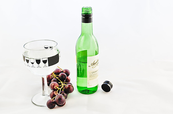 포토 JPG 해외이미지 음료 음식 유리 포도 건강 사람없음 와인 액체 다발 포도나무 해외202004 해외포토 과일 재질 주류 과일나무 파일형식 이미지허브