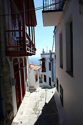 포토 JPG 해외이미지 바다 건축양식 거리 주택 사람없음 파란색 계단 마을 조약돌 흰색 역사 그리스 그림 해외202004 해외포토 건축 유럽 컬러 건물 돌_바위 파일형식 이미지허브