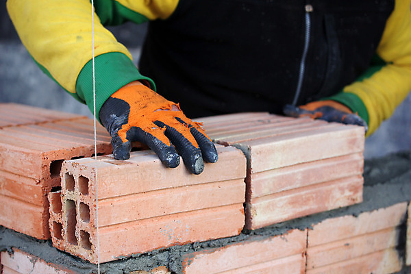 포토 JPG 해외이미지 직업 1 외관 벽 장갑 오렌지 비즈니스 교실 부동산 벽돌 노동자 주택 프레임 작업복 사람 사람없음 건물 블록 작업 보호 안전모 헬멧 땅 시멘트 문제 발판 진행 건축업자 계약자 고용 석공 조작 콘크리트 해외202004 해외포토 건축물 잡화 옷 교육 건축 컨셉 과일 학교 구직 재산 안전장비 보호장비 계약 채용 파일형식 이미지허브