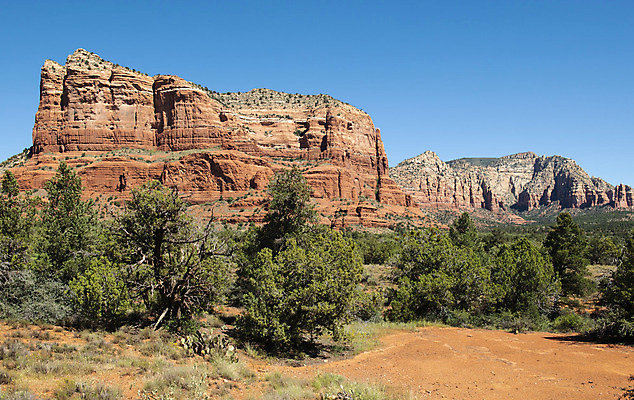 포토 JPG 해외이미지 공원 여행 북아메리카 자연 산 풍경 사람없음 야외 빨간색 파란색 골짜기 미국 사막 신성 사암 애리조나 법원 석회암 특별함 해외202004 해외포토 공공시설 컬러 컨셉 아메리카 암석 돌_바위 생태계 파일형식 이미지허브