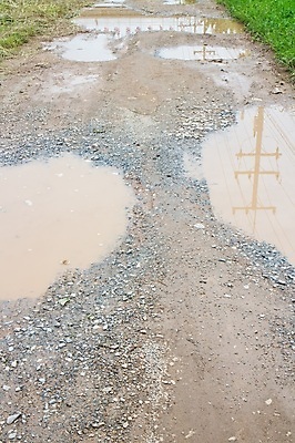 포토 JPG 해외이미지 산업 도로 겨울 교통시설 날씨 거리 안전 사람없음 물 손상 운전 트럭 도시 오픈 구멍 고속도로 보행로 수리 냄비 위험 사건 타이어 먼지 조심 유지 깨짐 방법 옛날 해외202004 해외포토 자연요소 계절 길 교통 컨셉 모션 자동차 솥 시설 파일형식 이미지허브