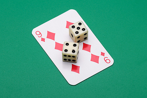 포토 JPG 해외이미지 돈 놀이 탁자 성공 사람없음 초록색 검은색 기쁨 수확 게임 흰색 마음 신용카드 행운 재산 도박 위험 왕 가득함 카지노 주사위 눈금 기회 잭 곤봉 고립 라스베가스 승자 에이스 해외202004 해외포토 감정 스포츠용품 컬러 가구 컨셉 농업 금융 파일형식 이미지허브