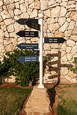 포토 JPG 해외이미지 나무 모래 여행 의자 아프리카 자연 하늘 호텔 휴가 휴식 간판 이집트 손바닥 풍경 사람없음 야외 빨간색 물 여름 파란색 맑음 만 뜨거움 휴게실 고급 갑판 방향 휴양지 암초 이국적 충고 터키석 해외202004 해외포토 자연요소 식물 손 계절 나라 컬러 가구 컨셉 배_교통 숙소 날씨 장소 보석 생태계 파일형식 이미지허브