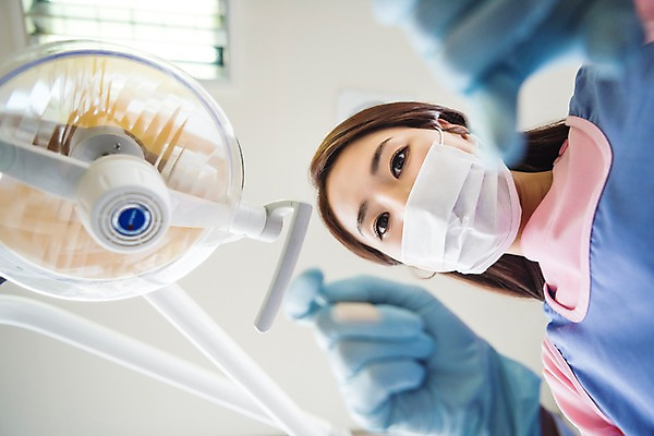 포토 JPG 여자 의학 실내 치과 한명 서기 상반신 성인 앞모습 30대 한국인 준비 치과의사 치과용품 시술 진료실 성인여자한명만 치위생사 국내포토 직업 1 뷰포인트 모션 병원 사람 동양인 내부 장년 진료 의사 의료용품 여자한명만 성인여자만 파일형식