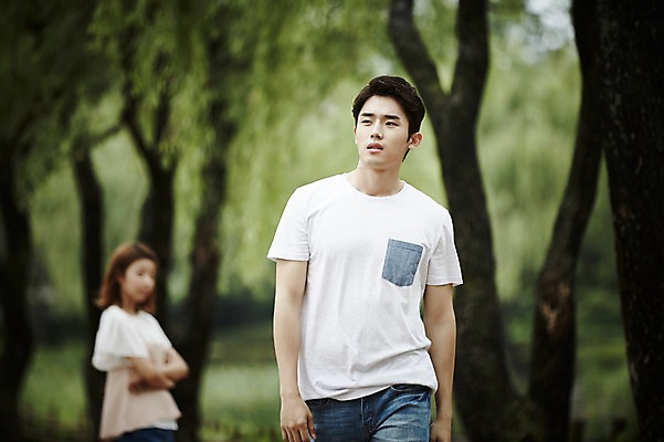 포토 JPG 주간 커플 공원 여자 남자 커플라이프 데이트 서기 상반신 20대 성인 야외 두명 앞모습 아웃포커스 한국인 짜증 갈등 삐침 성인만 국내포토 자연요소 라이프스타일 공공시설 감정 뷰포인트 관계 모션 촬영기법 사람 동양인 청년 파일형식