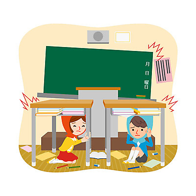 전신 학생 여자 남자 어린이 일러스트 교실 학교 앉기 두명 자연재해 책상 대피 숨기 지진 국내일러스트 AI파일 교육 가구 모션 사람 재해 파일형식 벡터