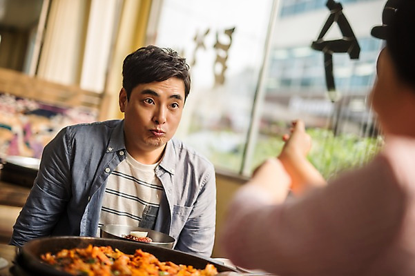 포토 JPG 주간 부부 여자 남자 여행 가족 실내 앉기 상반신 성인 두명 앞모습 30대 식당 식사 한국인 가족라이프 춘천 닭갈비 춘천닭갈비 부부라이프 성인만 국내포토 자연요소 라이프스타일 커플 뷰포인트 관계 모션 사람 동양인 내부 장년 상점 닭고기 강원도 닭고기요리 파일형식