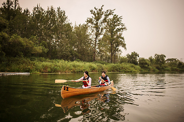 포토 JPG 주간 여자 남자 딸 어린이 여행 가족 엄마 앉기 풍경 소녀 상반신 성인 야외 앞모습 세명 30대 강 한국인 가족라이프 체험 아빠 승차 즐거움 카누 노젓기 구명조끼 춘천 국내포토 자연요소 라이프스타일 감정 뷰포인트 컨셉 관계 모션 사람 동양인 장년 수상스포츠 강원도 구조용품 파일형식