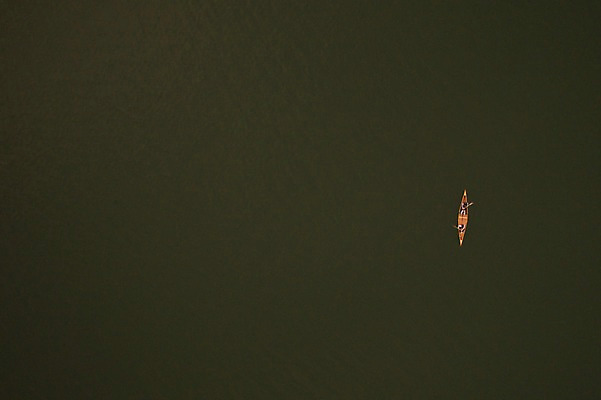 포토 JPG 주간 여자 남자 딸 어린이 여행 가족 엄마 성인 야외 세명 30대 강 한국인 가족라이프 체험 아빠 승차 즐거움 카누 노젓기 항공촬영 춘천 국내포토 자연요소 라이프스타일 감정 뷰포인트 컨셉 관계 모션 사람 동양인 장년 수상스포츠 강원도 파일형식