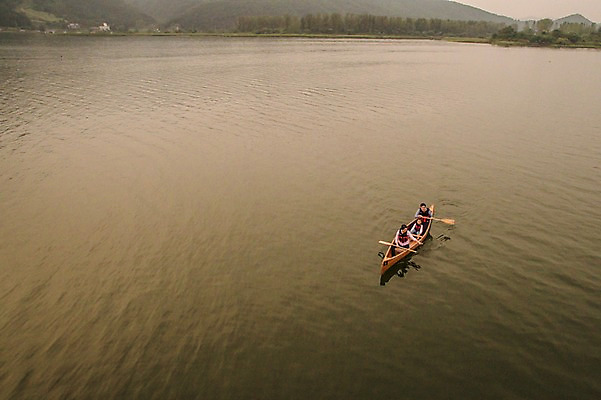 포토 JPG 주간 여자 남자 딸 어린이 여행 가족 엄마 산 앉기 소녀 성인 야외 앞모습 세명 30대 강 한국인 가족라이프 체험 아빠 승차 즐거움 카누 노젓기 항공촬영 춘천 국내포토 자연요소 라이프스타일 감정 뷰포인트 컨셉 관계 모션 사람 동양인 장년 수상스포츠 강원도 파일형식