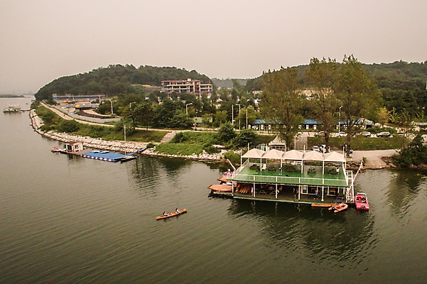 포토 JPG 주간 여자 남자 딸 어린이 여행 가족 엄마 산 앉기 풍경 소녀 여러명 상반신 성인 야외 30대 강 한국인 가족라이프 체험 아빠 승차 즐거움 카누 노젓기 항공촬영 춘천 국내포토 자연요소 라이프스타일 감정 뷰포인트 다수 컨셉 관계 모션 사람 동양인 장년 수상스포츠 강원도 파일형식