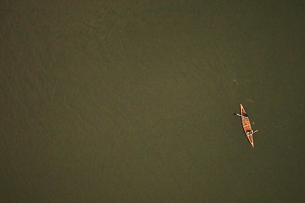 포토 JPG 주간 서양인 남자 여행 20대 성인 야외 두명 친구 강 우정 한국인 체험 승차 즐거움 카누 노젓기 항공촬영 춘천 성인남자만 브로맨스 국내포토 자연요소 외국인 감정 뷰포인트 컨셉 관계 모션 사람 동양인 청년 수상스포츠 강원도 남자만 성인만 파일형식